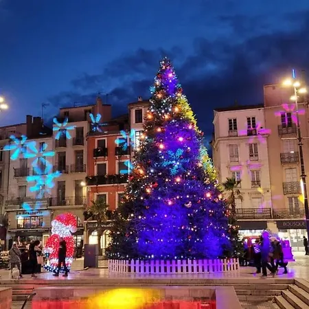 Apartment Cosy Au Pied Des Halles,le Rossini Narbonne