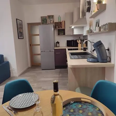 Apartment Cosy Au Pied Des Halles,le Rossini *