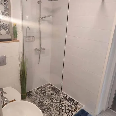 Cosy Au Pied Des Halles,le Rossini Apartment Narbonne